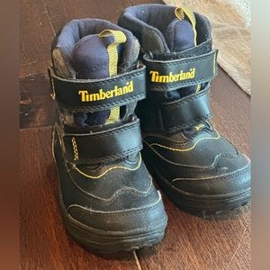 Toddler kids size 9 timberland snow boots used